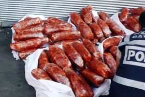 Sal&ccedil;ayla kamufle polise takıldı