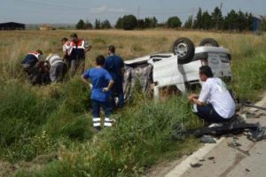 Trafik polisinin oğlu kazada can verdi