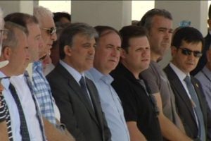 G&uuml;l, cenaze t&ouml;renine katıldı