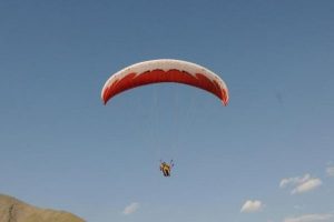 Hakkari'de yama&ccedil; paraş&uuml;t&uuml;