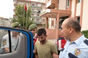 Yolcuların boğazını kesen şahıs tutuklandı!