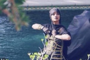 Rihanna Arap dergisi i&ccedil;in kapandı