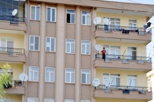 5. Kattan d&uuml;şen &ccedil;ocuk &ouml;ld&uuml;