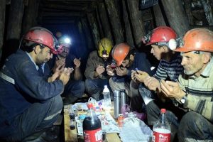 Madenciler ilk sahurlarını yaptı