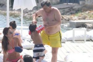 Vural ailesinin &Ccedil;eşme'de aile saadeti...