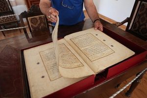 613 yıllık Kuran-ı Kerim Rodos'ta muhafaza ediliyor
