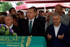 Başbakan Erdoğan cenaze t&ouml;renine katıldı
