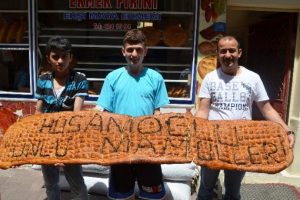 Ramazan'ın en b&uuml;y&uuml;k pidesi