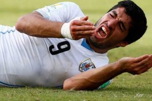 Blatter:Suarez o cezayı haketti