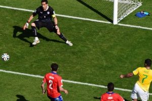 Brezilyalı futbolcuların isyan ettiği pozisyon