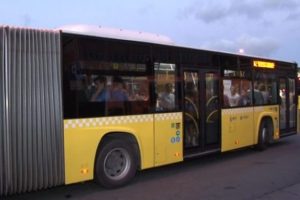 Boğaz trafiğinde iftar a&ccedil;tılar
