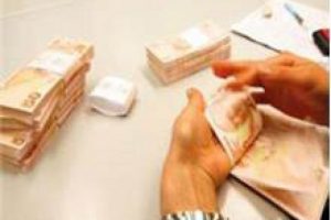 Vatandaşa b&uuml;y&uuml;k m&uuml;jde! Bankalar o &uuml;cretleri alamayacak!