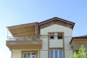 İskeleden d&uuml;şen iş&ccedil;i hayatını kaybetti