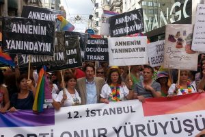 Annelerin talebi Nefret Su&ccedil;ları Yasası