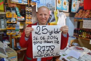 25 yıldır oru&ccedil; tutuyor