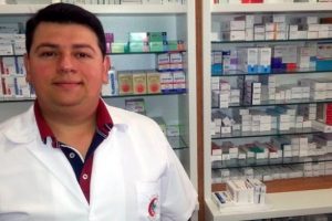 Son bir yılda bin eczane kapattı