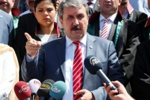 "Yargı, tamamen y&uuml;r&uuml;tmenin emrine girmiş"