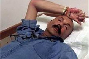 Cemil İpek&ccedil;i hastaneye kaldırıldı