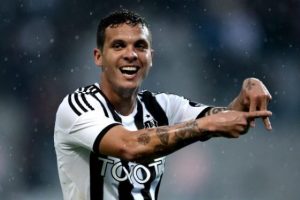 Motta Beşiktaş'ta kaldı!