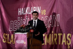 Demirtaş'ın adaylık dilek&ccedil;esi TBMM'ye sunuldu