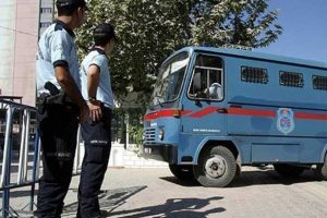 &Ccedil;antasında bomba ve pompalı t&uuml;fek bulundu