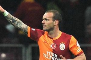 Wesley Sneijder sakatlandı