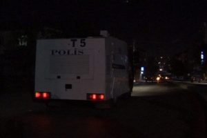 Korsan g&ouml;stericilere polis m&uuml;dahalesi