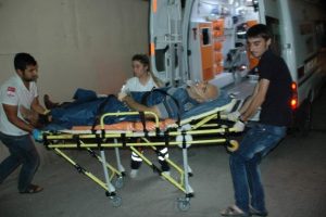 Emniyetten &ccedil;ıktılar silahlarına sarıldılar