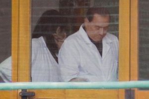 Berlusconi'nin huzurevi g&ouml;r&uuml;nt&uuml;leri ortaya &ccedil;ıktı