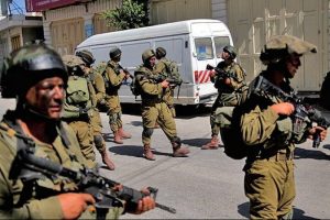 İsrail'den Hamas &uuml;yelerine g&ouml;zaltı
