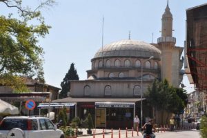 Orucu erken a&ccedil;mak orucu bozar mı?