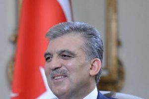 G&uuml;l onayladı