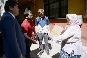Osmangazi'den ihtiya&ccedil; sahiplerine erzak yardımı