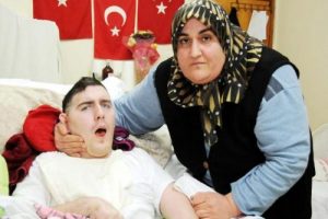 Umut ve G&uuml;ls&uuml;m Anne'ye adres şoku