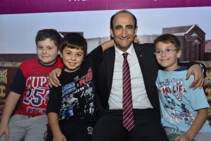 Edebali, akşamları iletişim noktasında