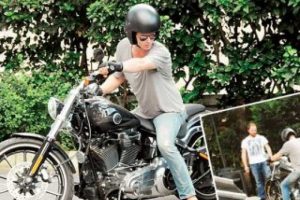 Kıvan&ccedil; Tatlıtuğ'un yeni motosikleti...