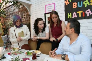 Kitap Ağacı Bursa Ailesi, Hakan Akdoğan'ı ağırladı