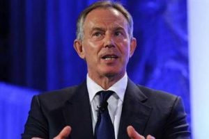 Blair'e danışmanlık tepkisi b&uuml;y&uuml;yor