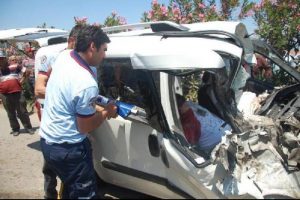Feci kaza: 1 &ouml;l&uuml;, 2 yaralı