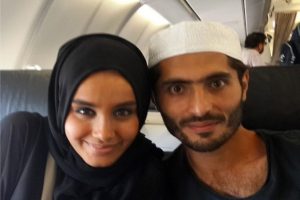 Hamit eşiyle umreye gitti