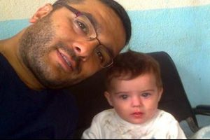 6 aylık bebeği minib&uuml;s&uuml;n altına bıraktılar