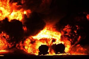 Afganistan'da 400 tanker yandı