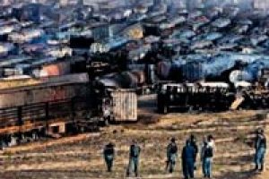 Taliban 400 tankeri havaya u&ccedil;urdu