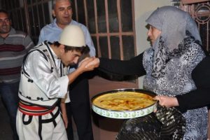 Sahura, davulcu yerine Rumeli ezgileriyle uyandılar