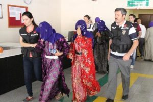T&ouml;re cinayeti kurbanının ailesi adliyeye sevk edildi