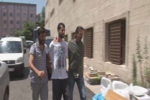 Annesini &ouml;ld&uuml;ren gen&ccedil;ten şok eden ifade!