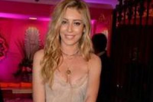 &Ouml;zel hayatı Sinem Kobal'a iş kaybettirdi...