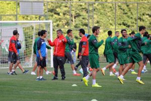 Şenol G&uuml;neş'ten futbolcularına g&ouml;zdağı!