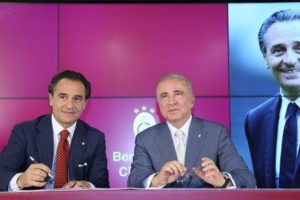 Prandelli resmi s&ouml;zleşmeyi imzaladı