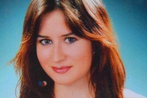 Sa&ccedil; rengi mağduru &ouml;ğretmen adayı dava a&ccedil;acak!